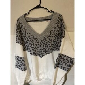 Women's Pullover V-Neck Sweater White Gray Cheetah Print 3XL